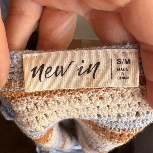 New In Crochet Striped floral Crop Top - Blue, cream , Brown sz M - Picture 2 of 11